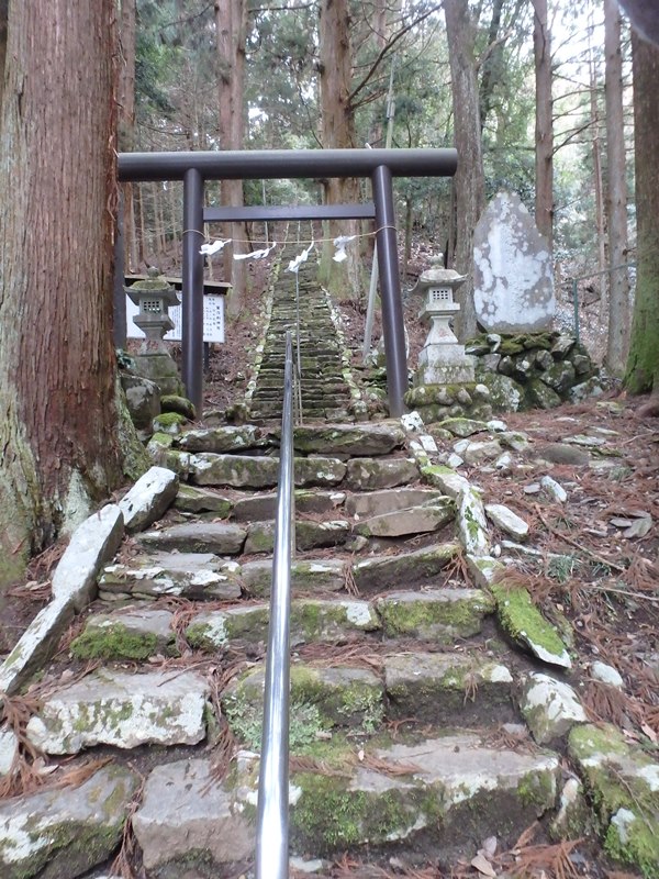 A03P神社階段.jpg