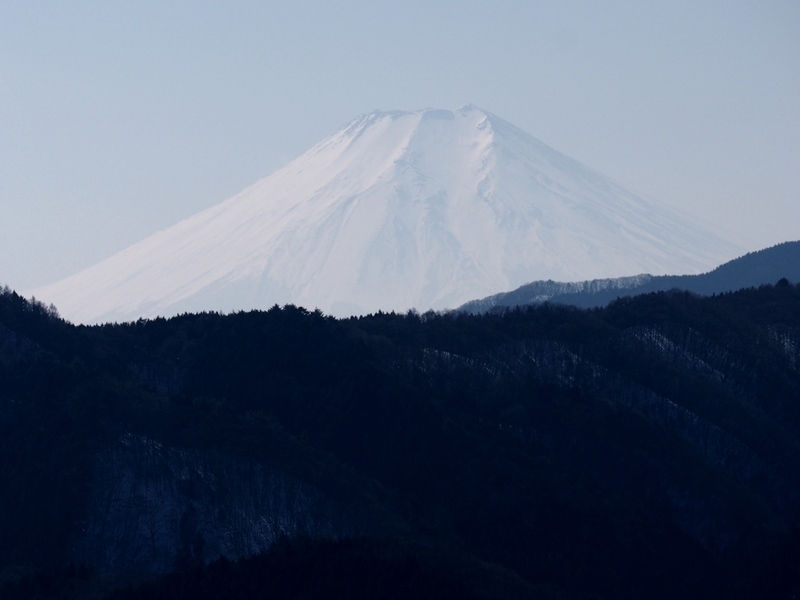AAE209笹尾根越し富士山.jpg